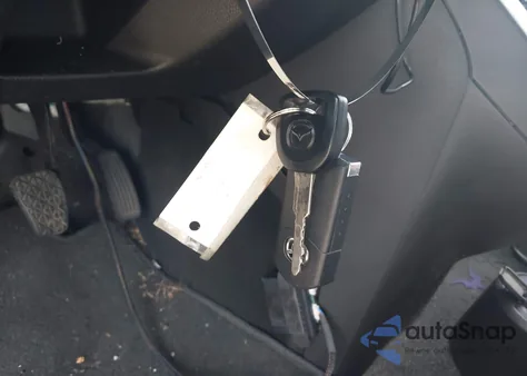 2013 Mazda Mazda2 Sport z USA, uszkodzony, nr VIN JM1DE1KZ8D0165028